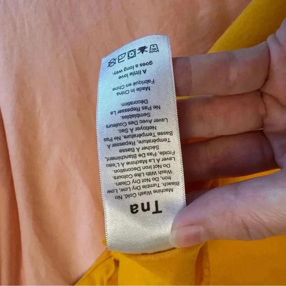 2/40 Aritzia TNA Yellow Orange Long sleeve cropped t shirt - women’s XS - Picture 7 of 8